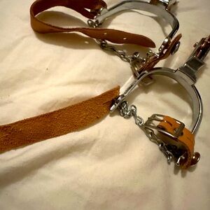 SET!  Little kids spurs leather adjustable.